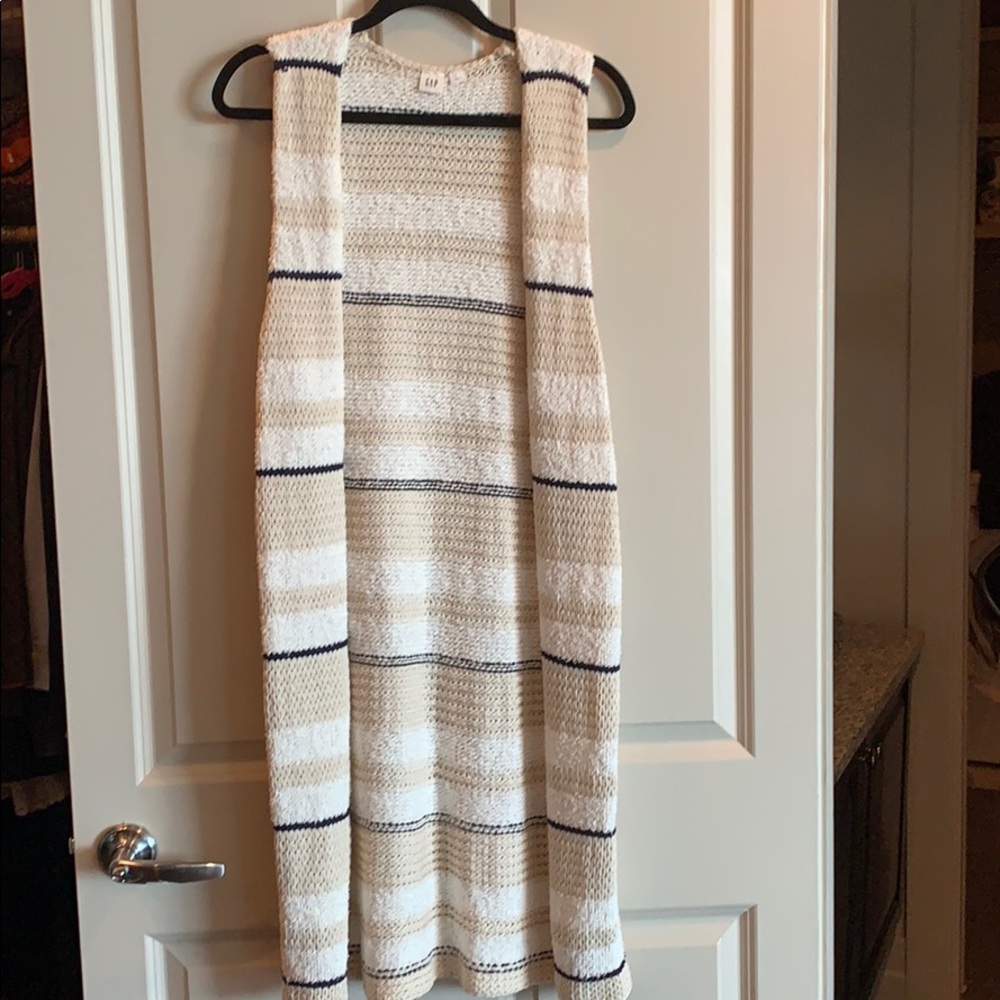 Sleeveless duster